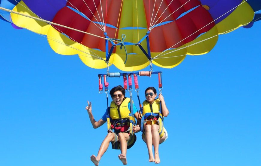 Парасейлинг в Хургаде  ( Парашют за лодкой )