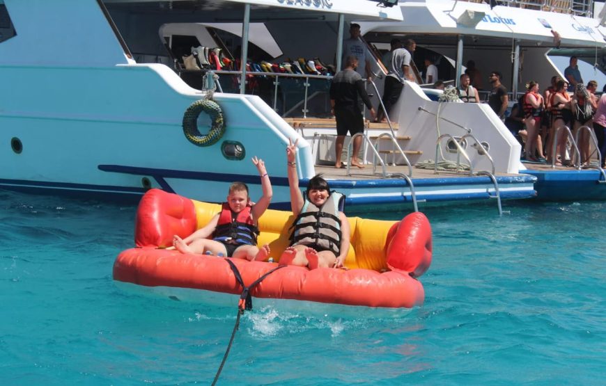 Бухта дельфинов в Хургаде