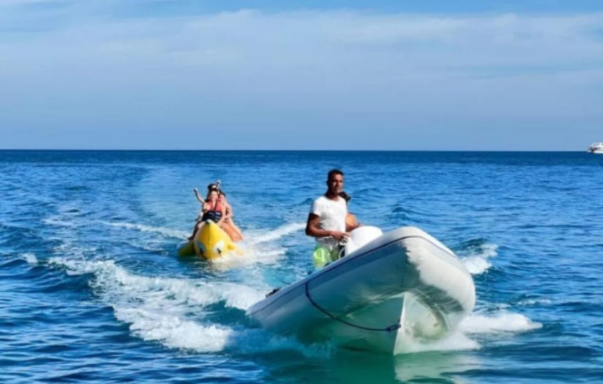 Сурер Эль-Гуна на яахте ( Египетская Венеция )