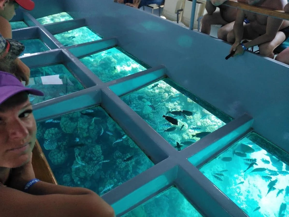 Лодка со стеклянным дном